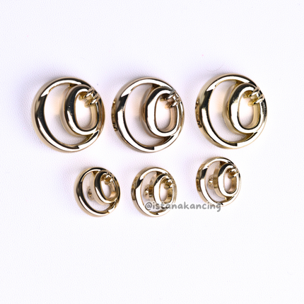Zuri Button